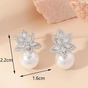 Cubic zirconia petals pearl very elegant‎ piece